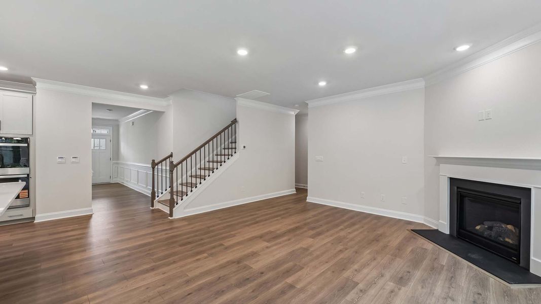 Spacious, unfurnished interior of a new home in Oak Grove Hill, Huntersville (Image 11).