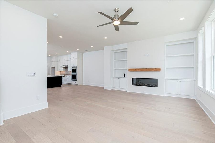 Spacious, unfurnished interior of a new home in , Brookhaven (Image 17).