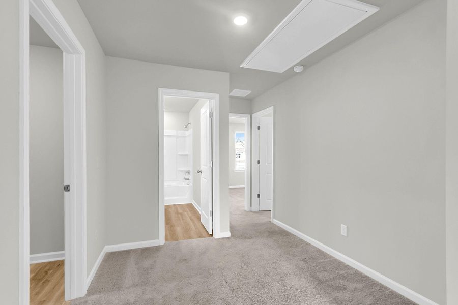 Spacious, unfurnished interior of a new home in Wildcat Chase, Summerville (Image 15).