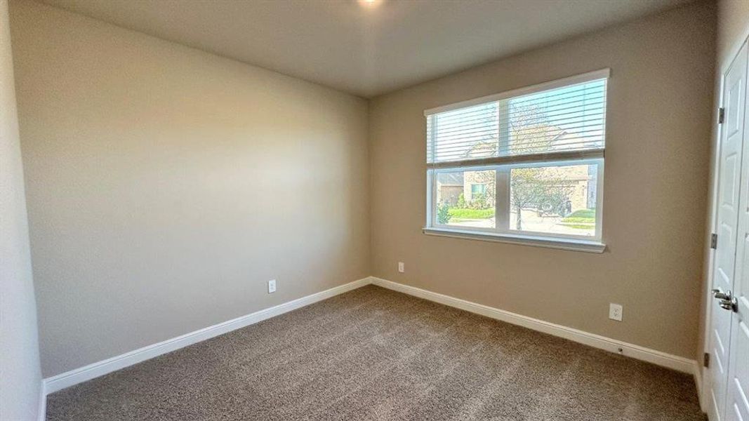 Spacious, unfurnished interior of a new home in Rock Creek Ranch, Fort Worth (Image 17).