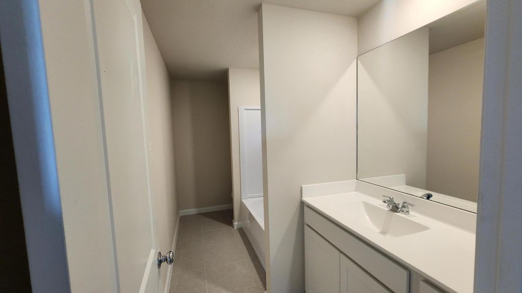 Furnished interior view inside a new home in , Fort Pierce (Image 6).