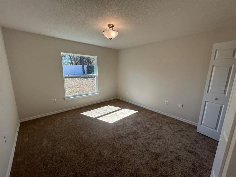 Spacious, unfurnished interior of a new home in , Citrus Springs (Image 19).