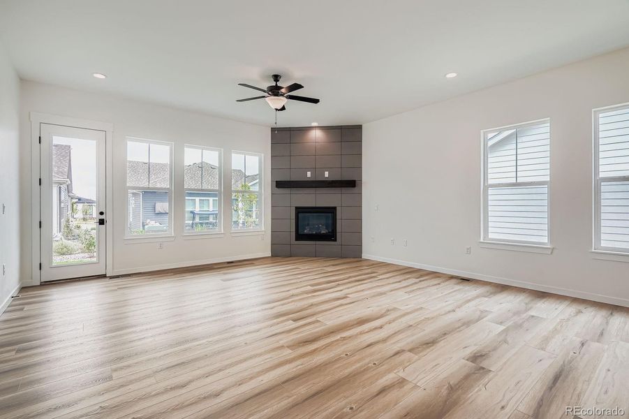 Spacious, unfurnished interior of a new home in Hilltop 55+ at Inspiration 55s, Aurora (Image 25).