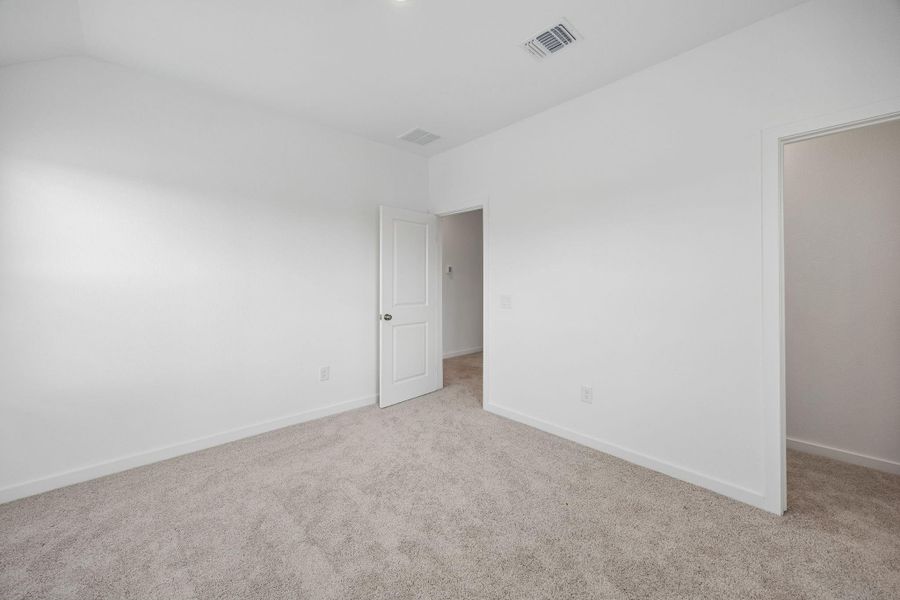 Spacious, unfurnished interior of a new home in Windcress, Cove (Image 32).