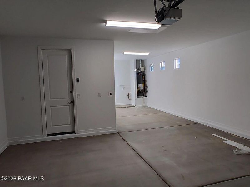 Spacious, unfurnished interior of a new home in North Ridge at Pronghorn Ranch, Prescott Valley (Image 5).