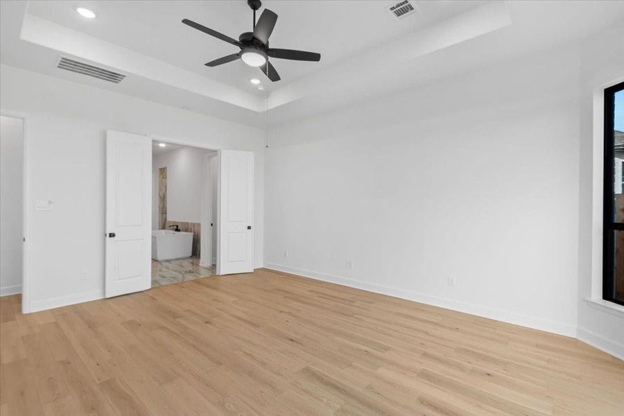 Spacious, unfurnished interior of a new home in Jordan Ranch 70′ Lots, Fulshear (Image 30). Spacious, unfurnished interior of a new home in Jordan Ranch 70′ Lots, Fulshear (Image 30).