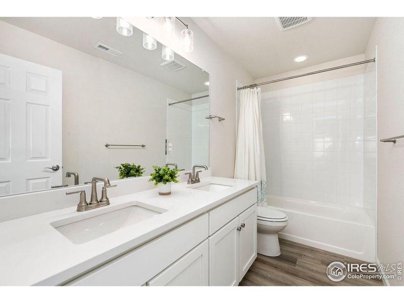 2nd bathroom upstairs