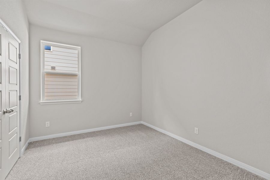Spacious, unfurnished interior of a new home in Hunter's Ranch, San Antonio (Image 11).