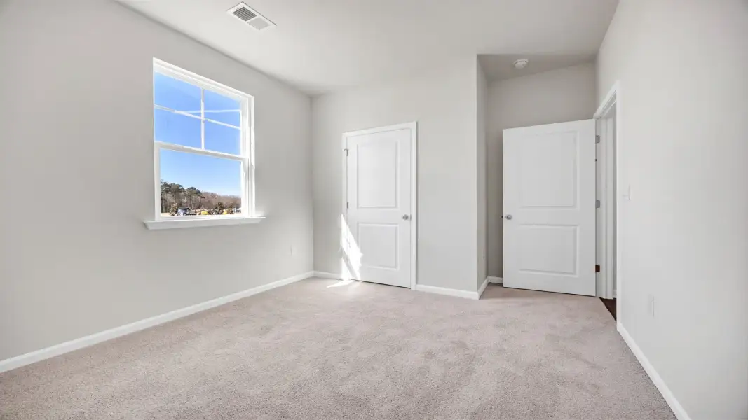 Spacious, unfurnished interior of a new home in Gates Village, Lugoff (Image 20).