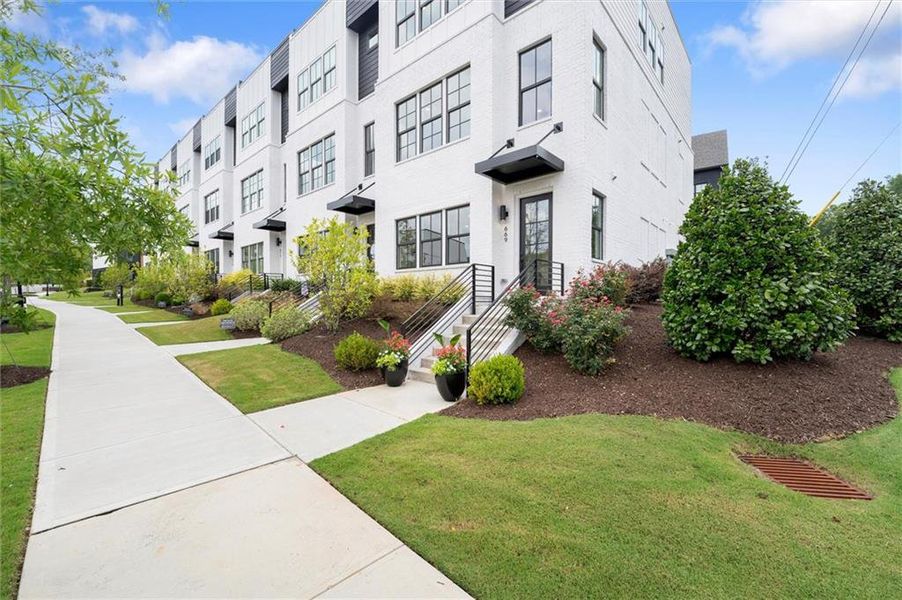 Exterior details and patio area of a home in The Gathering – Alpharetta, Alpharetta (Image 3).