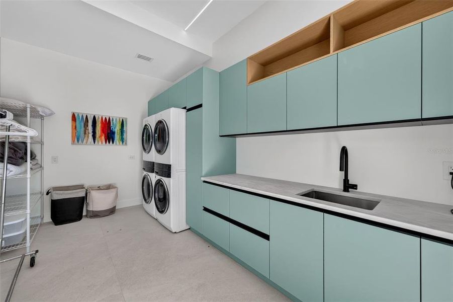 Furnished interior view inside a new home in , Sarasota (Image 12).
