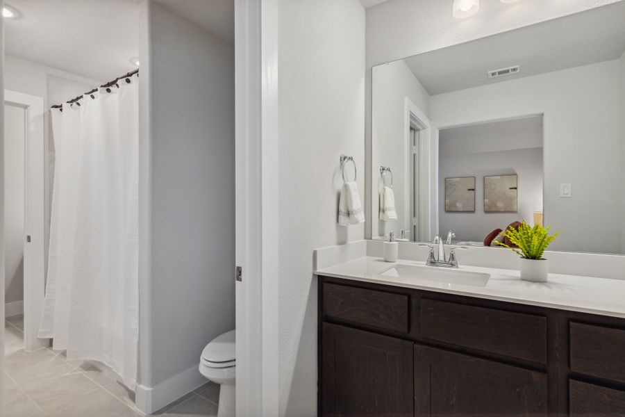Furnished interior view inside a new home in Dove Hollow, Waxahachie (Image 27).