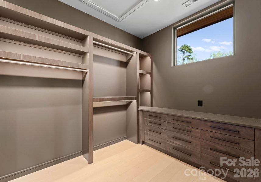 Image 41 of a home in .