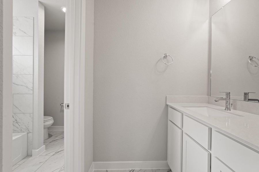 Furnished interior view inside a new home in Briarwood Crossing, Rosenberg (Image 7). Furnished interior view inside a new home in Briarwood Crossing, Rosenberg (Image 7).