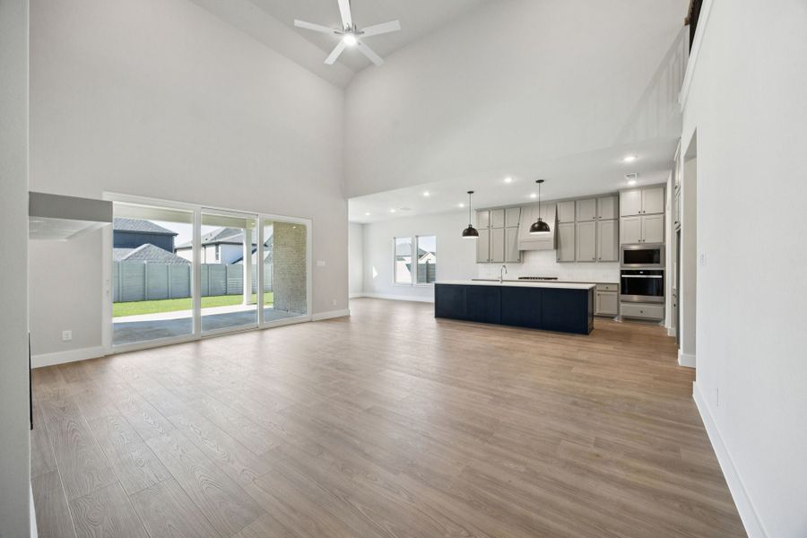 Spacious, unfurnished interior of a new home in Painted Tree Lakeside, McKinney (Image 20).