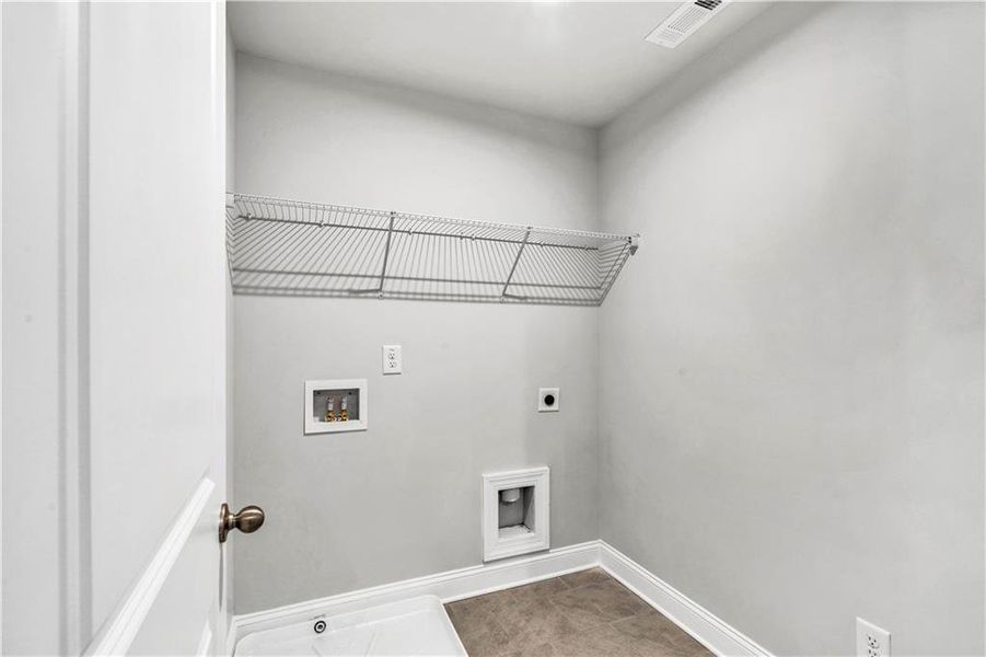 Spacious, unfurnished interior of a new home in The Estates at Hurricane Pointe, Douglasville (Image 22). Spacious, unfurnished interior of a new home in The Estates at Hurricane Pointe, Douglasville (Image 22).