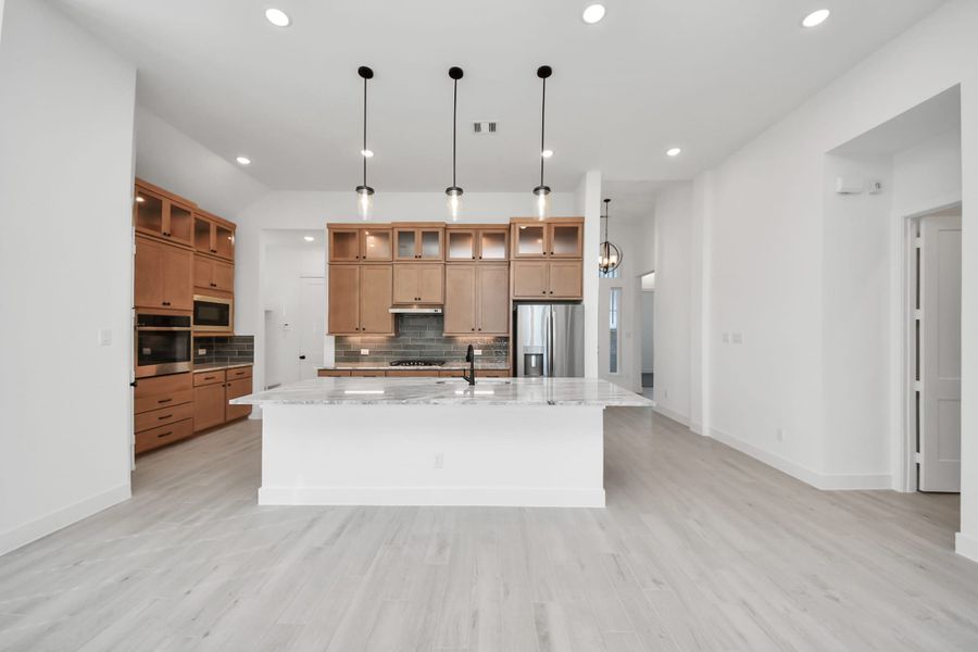 Furnished interior view inside a new home in Beacon Point, Texas City (Image 10).