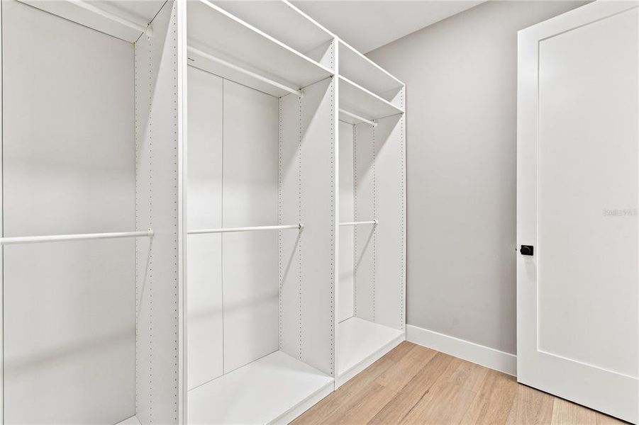 Spacious, unfurnished interior of a new home in , Tampa (Image 49).