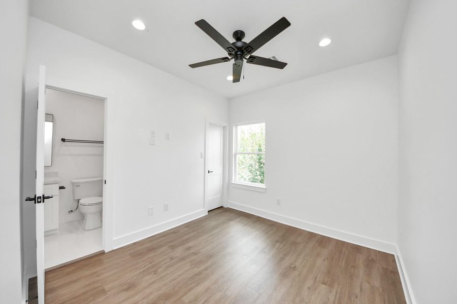 Spacious, unfurnished interior of a new home in , Houston (Image 21).