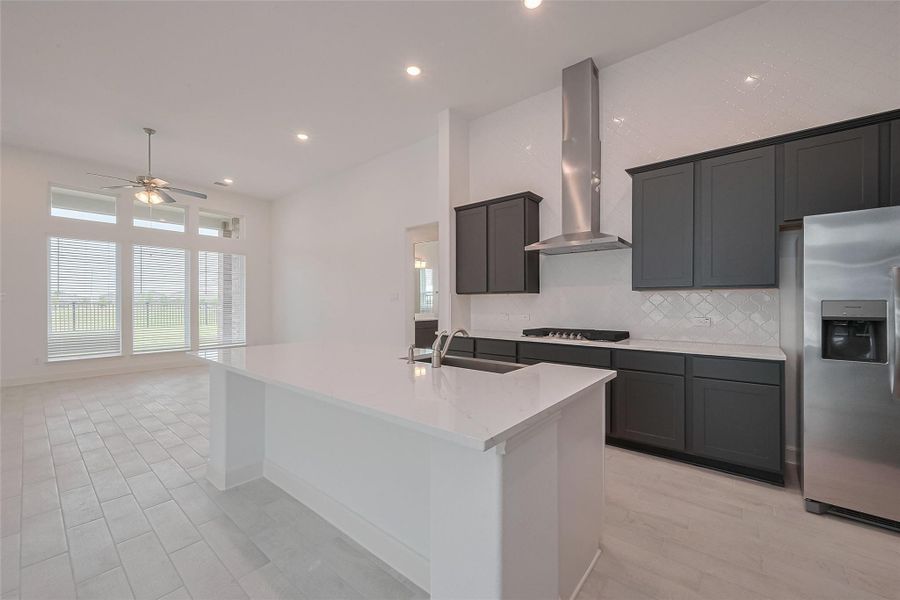 Furnished interior view inside a new home in Lago Mar, Texas City (Image 8).