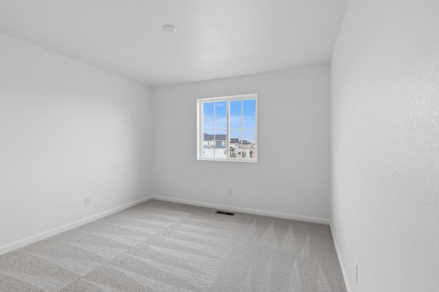 Spacious, unfurnished interior of a new home in Sterling Ranch Ascent Village, Littleton (Image 20).