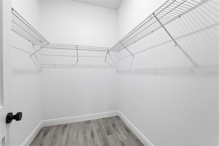 Spacious, unfurnished interior of a new home in , Ocala (Image 16).