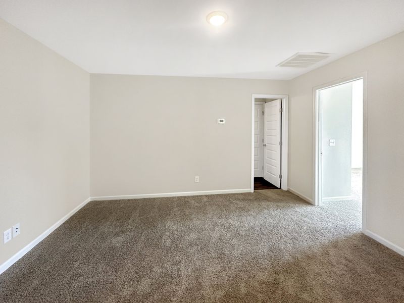Spacious, unfurnished interior of a new home in Tranquil South, Hinesville (Image 15).