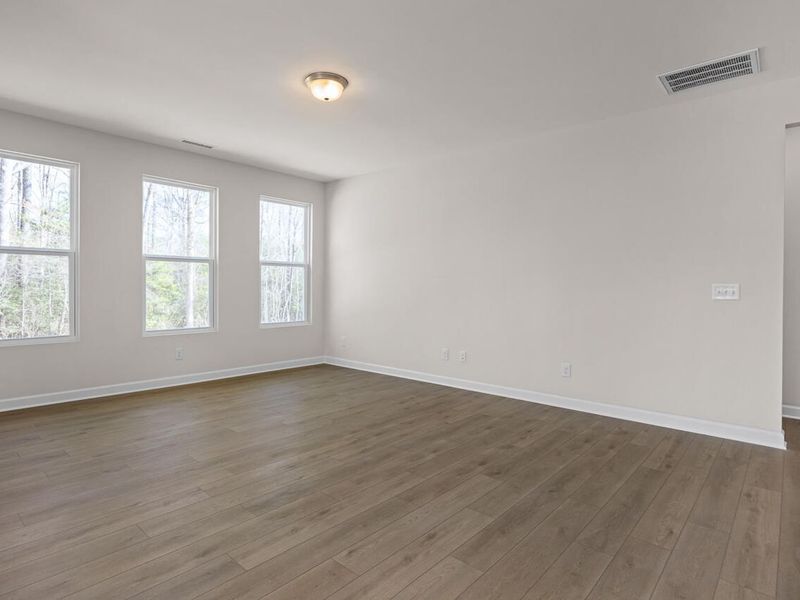 Spacious, unfurnished interior of a new home in Wellers Knoll, Lillington (Image 15).