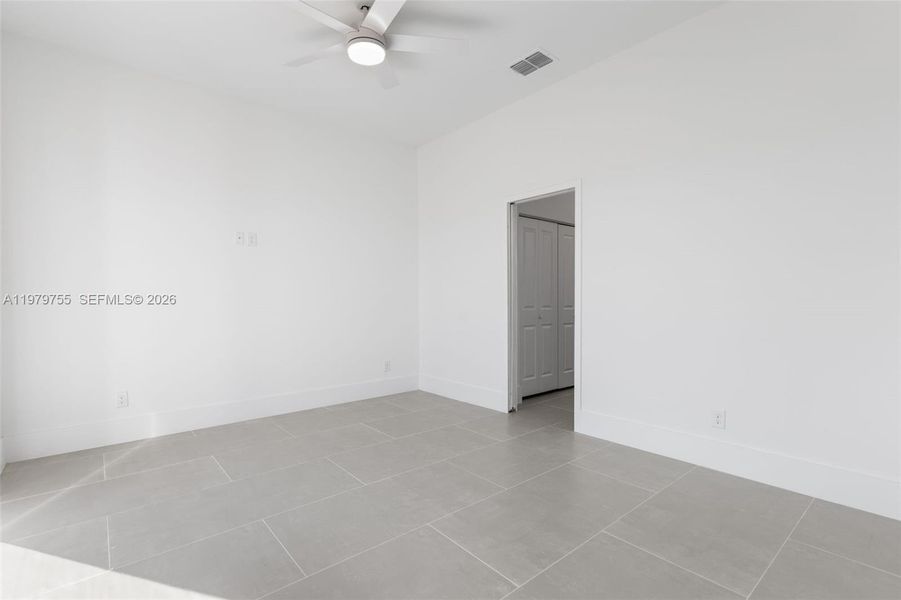 Spacious, unfurnished interior of a new home in , Lehigh Acres (Image 18).
