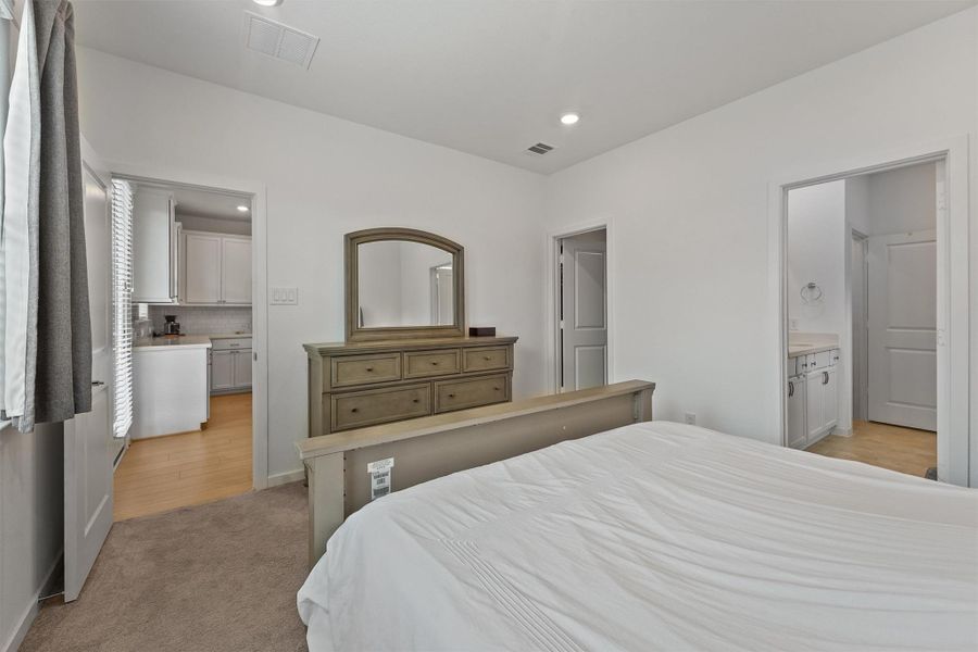 Image 18 of a home in Mason Woods 40s. Image 18 of a home in Mason Woods 40s.