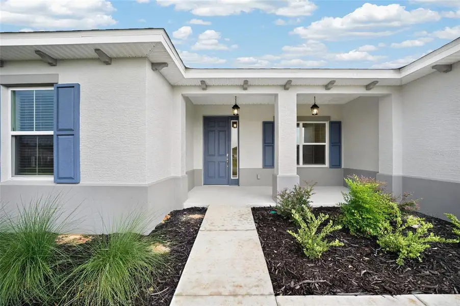 Exterior details and patio area of a home in , Ocala (Image 30).