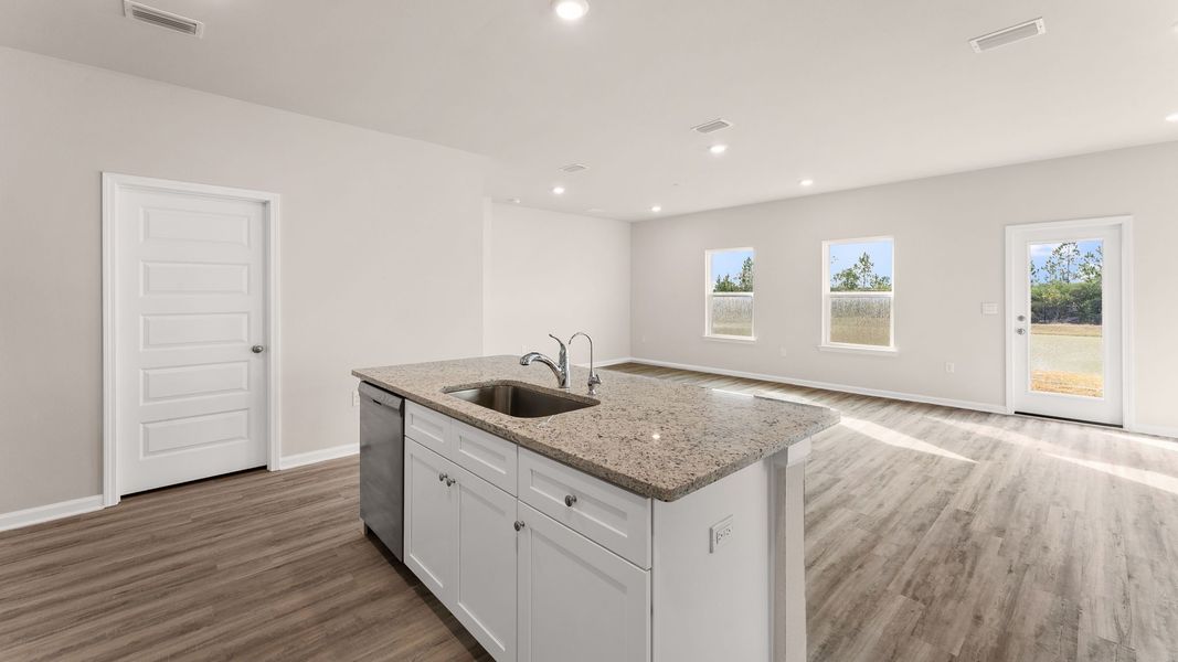 Furnished interior view inside a new home in Liberty, Panama City (Image 10).