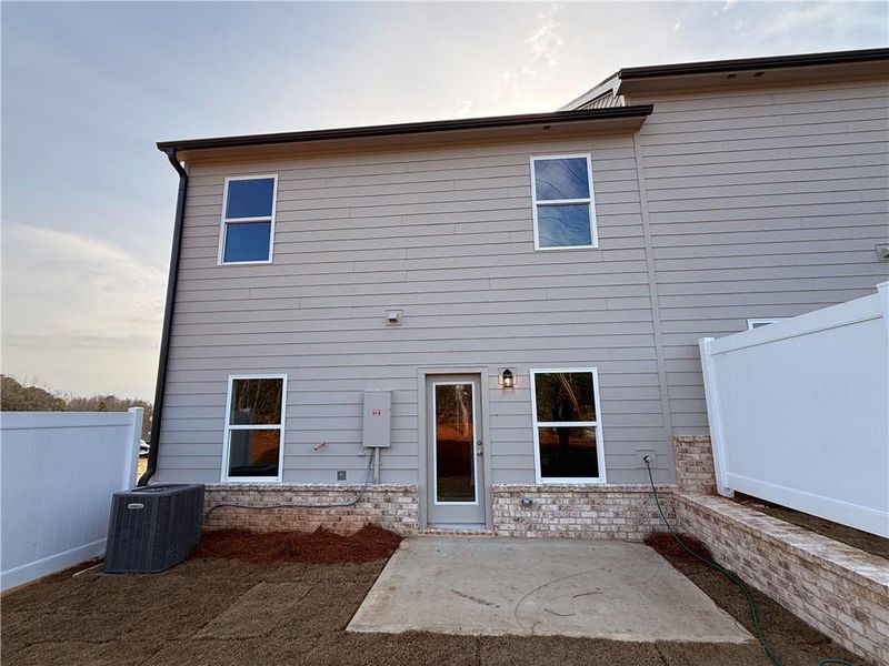 Exterior details and patio area of a home in Leydenview, Mableton (Image 3).