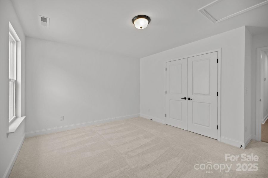 Spacious, unfurnished interior of a new home in Lakeside Glen, York (Image 35). Spacious, unfurnished interior of a new home in Lakeside Glen, York (Image 35).
