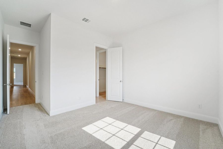 Spacious, unfurnished interior of a new home in Meridiana 70', Manvel (Image 26).