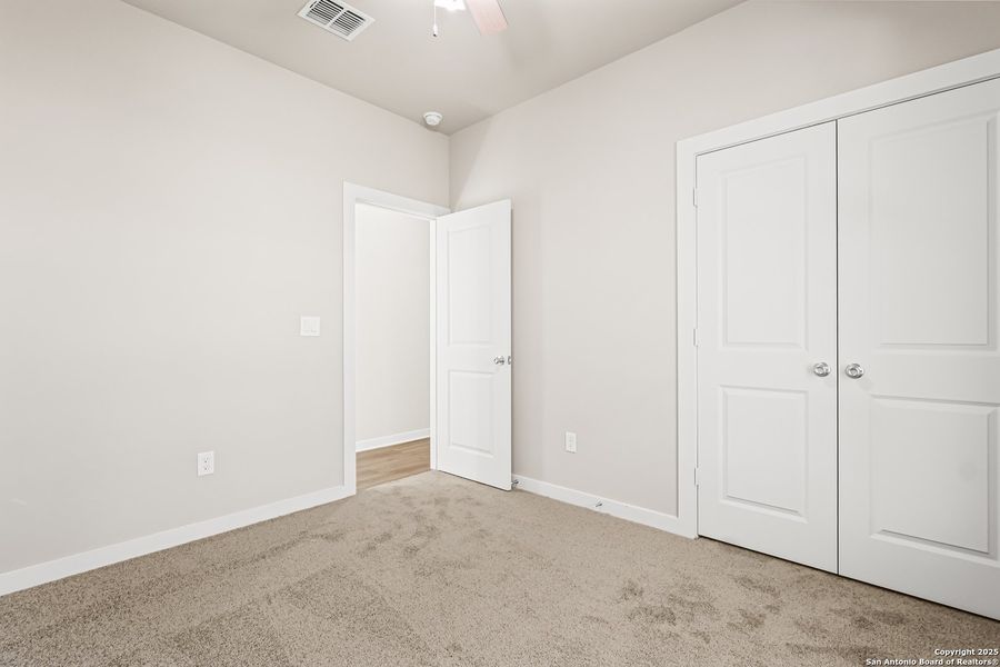Spacious, unfurnished interior of a new home in , San Antonio (Image 31).