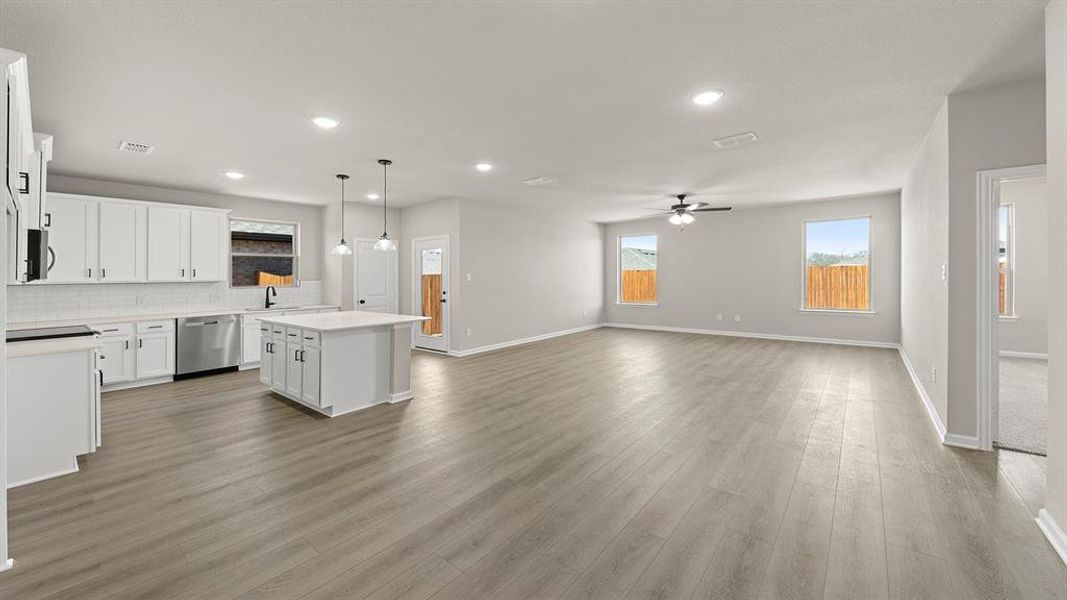 09. 2914 Wagoner - Dining