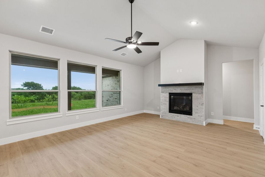 Spacious, unfurnished interior of a new home in Ellis Ranch Estates, Waxahachie (Image 16). Spacious, unfurnished interior of a new home in Ellis Ranch Estates, Waxahachie (Image 16).