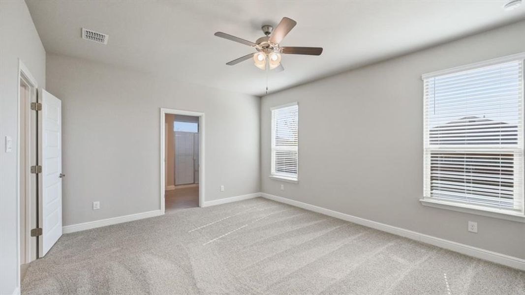 Spacious, unfurnished interior of a new home in Legado, Cleburne (Image 16).
