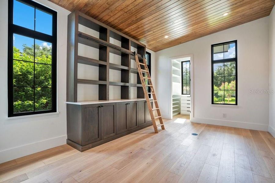 Image 83 of a home in .
