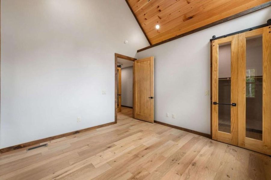 Spacious, unfurnished interior of a new home in , McCaysville (Image 19).