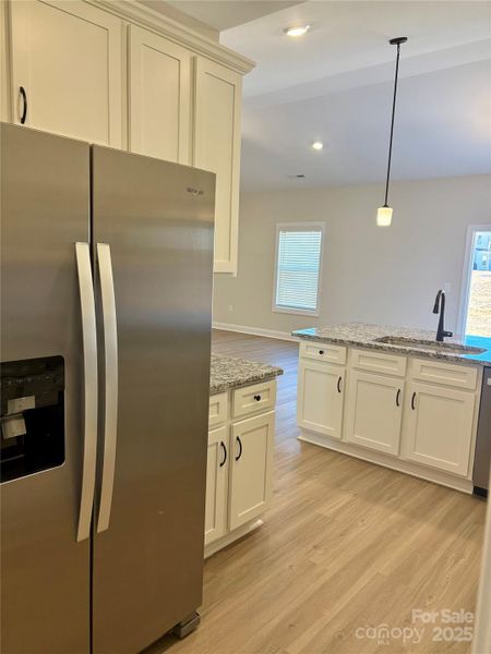 Photo Taken 11/29 Full Whirlpool Appliance Set Including Fridge!