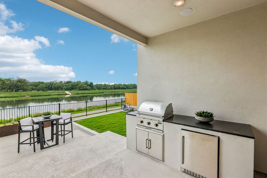 Representative exterior details of a home built from the 4062 by Risewell Homes in Bluff Haven, Georgetown (Image 4).