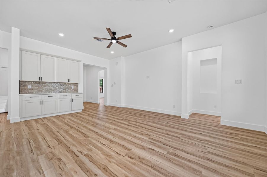 Spacious, unfurnished interior of a new home in , Conroe (Image 21).
