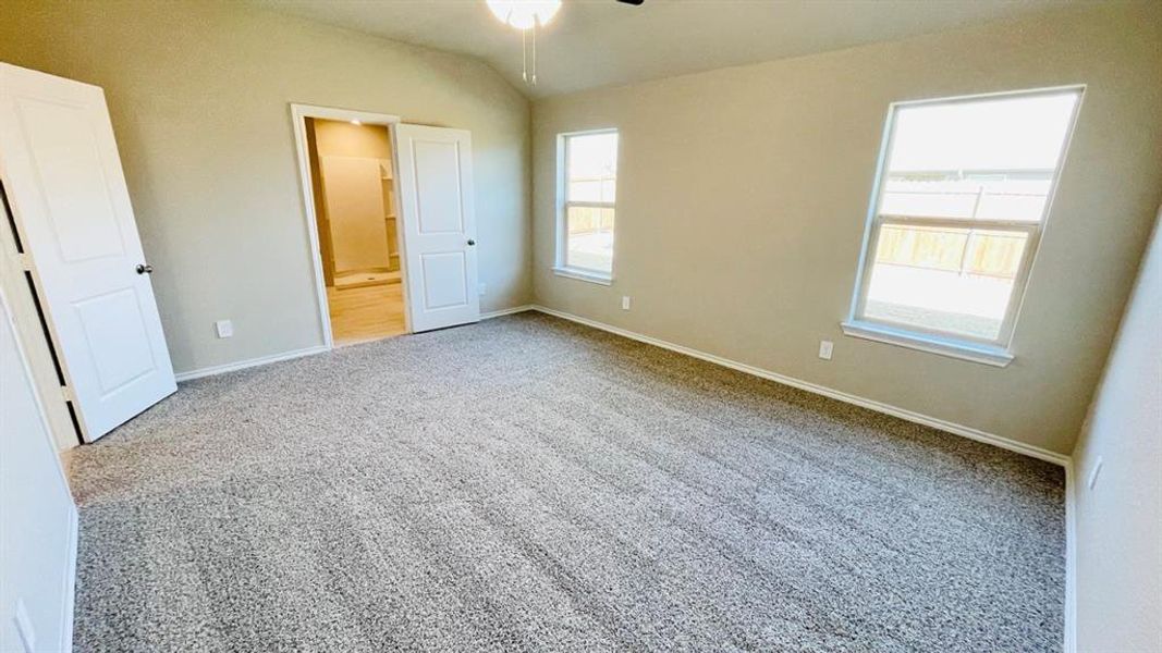 Spacious, unfurnished interior of a new home in Sunnycreek, Fort Worth (Image 21).