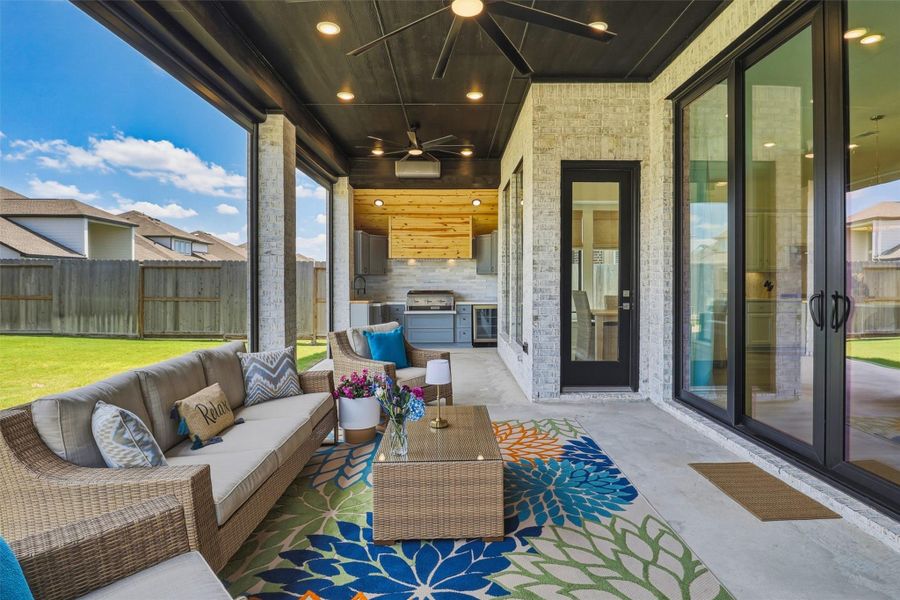 Exterior details and patio area of a home in , Brookshire (Image 31).