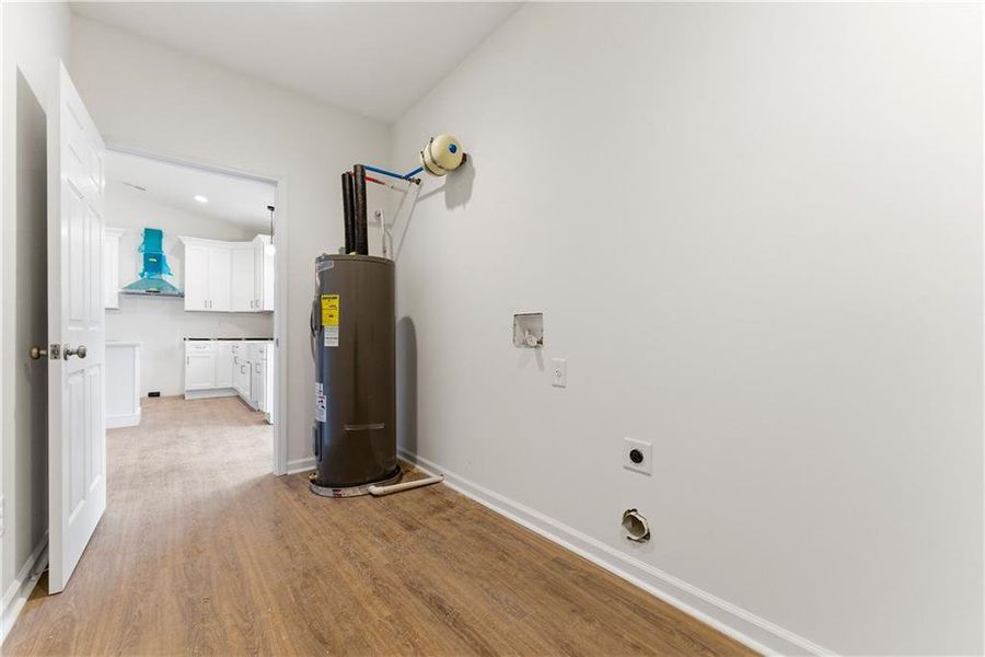 Spacious, unfurnished interior of a new home in , Tate (Image 12).