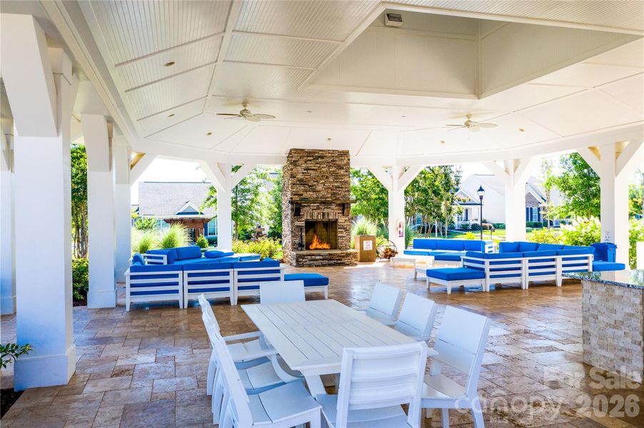 Community amenities in Bailey's Glen, Huntersville (Image 38).