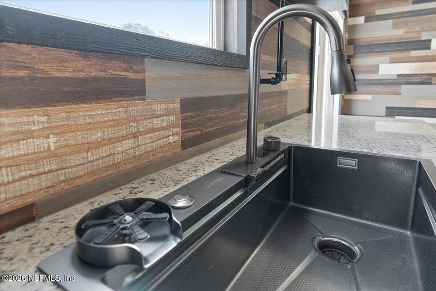 Close-up of interior finishes inside a home in , Keystone Heights (Image 18). Close-up of interior finishes inside a home in , Keystone Heights (Image 18).