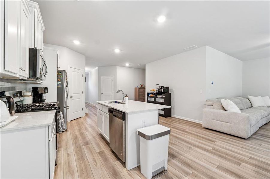 Furnished interior view inside a new home in Bracknell, Loganville (Image 16). Furnished interior view inside a new home in Bracknell, Loganville (Image 16).